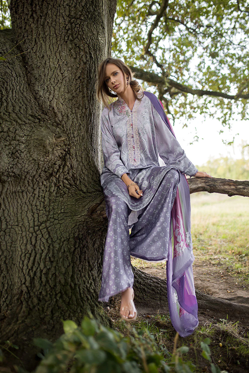 Design 01 Satin '25 Unstitched - Image 3