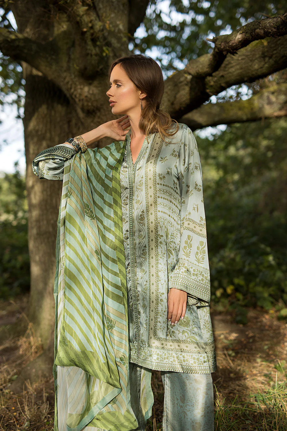 Design 02 Satin '25 Unstitched - Image 3