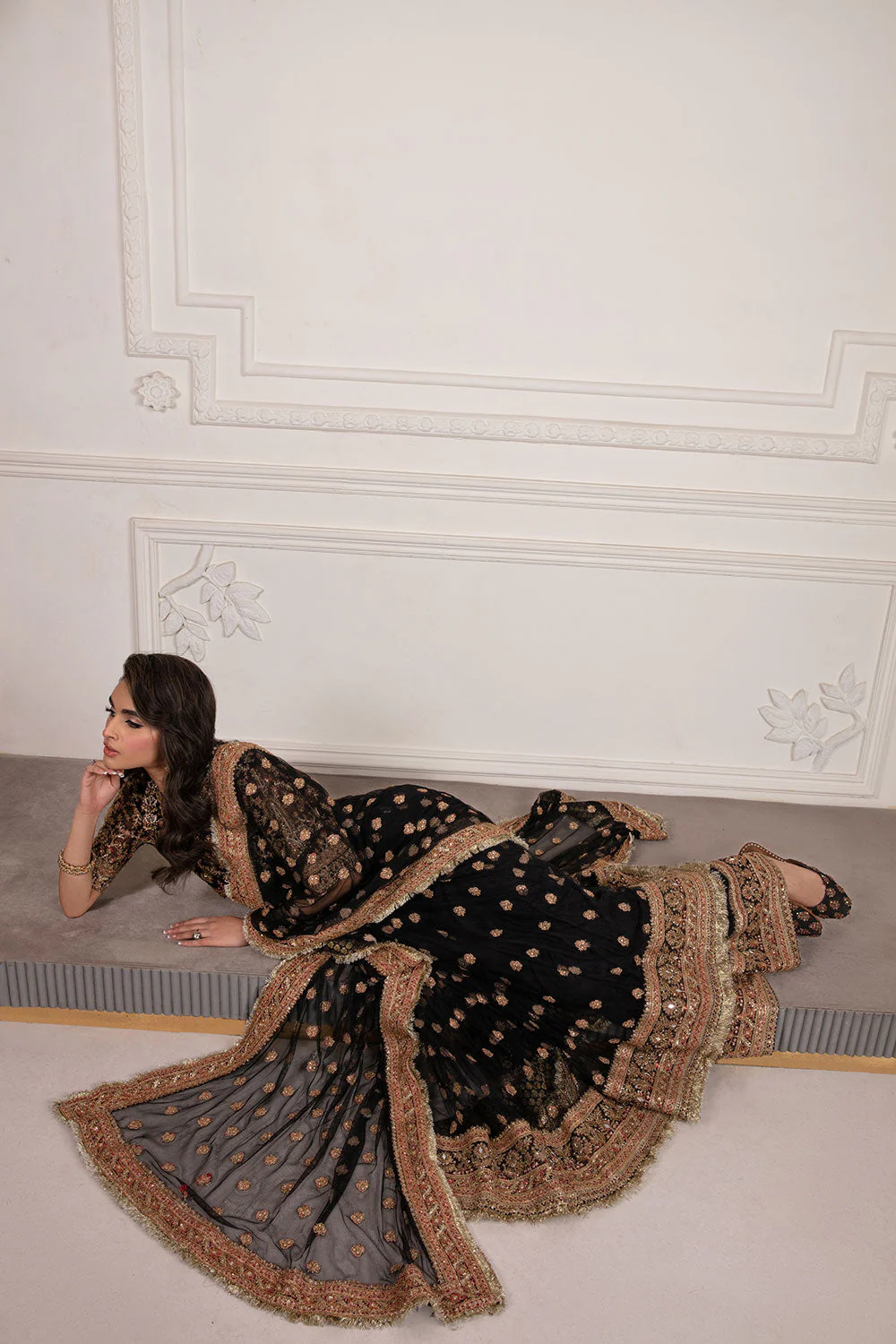 Design 07 Luxury Pret '24 - Image 7