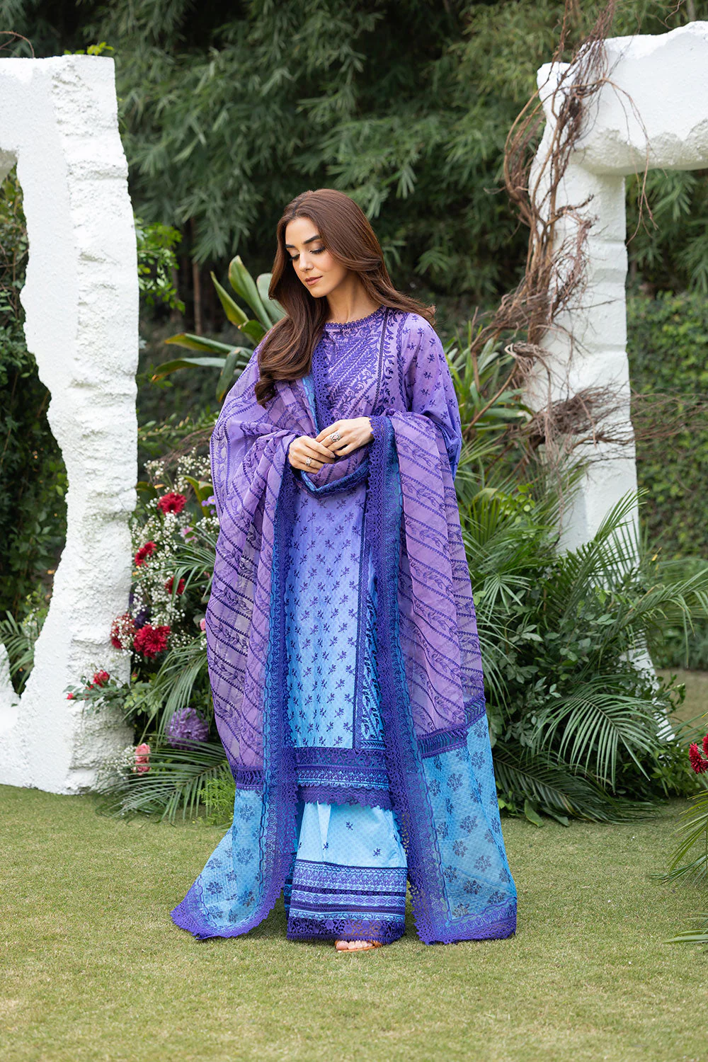 Design 12B Luxury Lawn 2025 Unstitched - Image 4