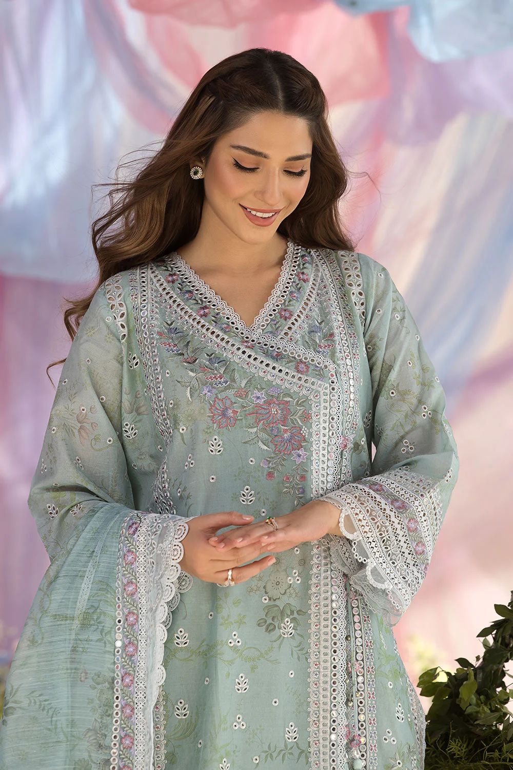 Design 13A Luxury Lawn 2025 Unstitched - Image 4
