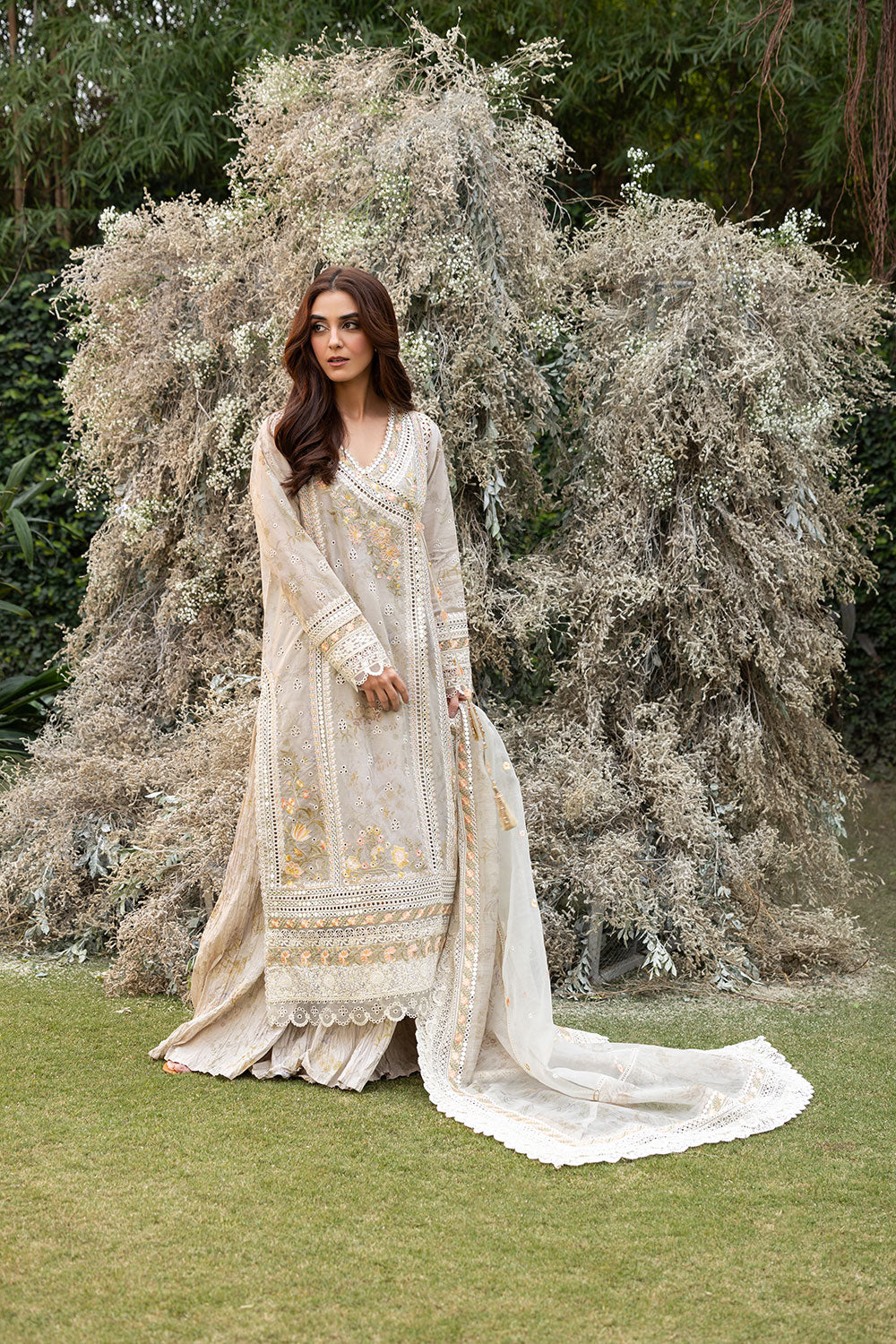 Design 13B Luxury Lawn 2025 Unstitched - Image 2