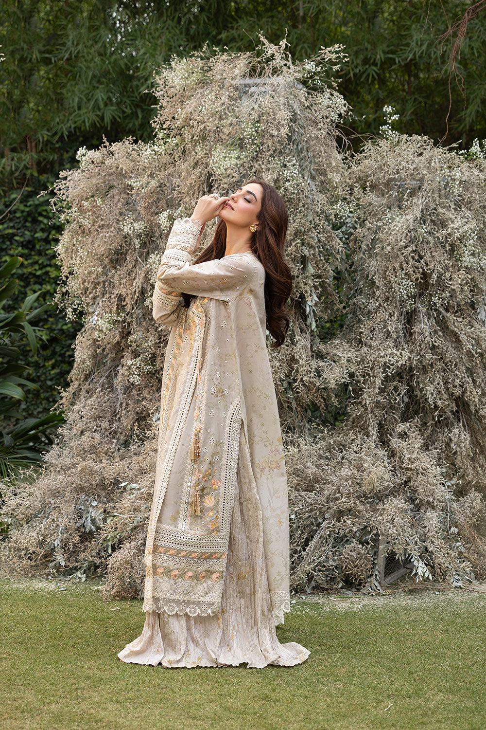 Design 13B Luxury Lawn 2025 Unstitched - Image 3