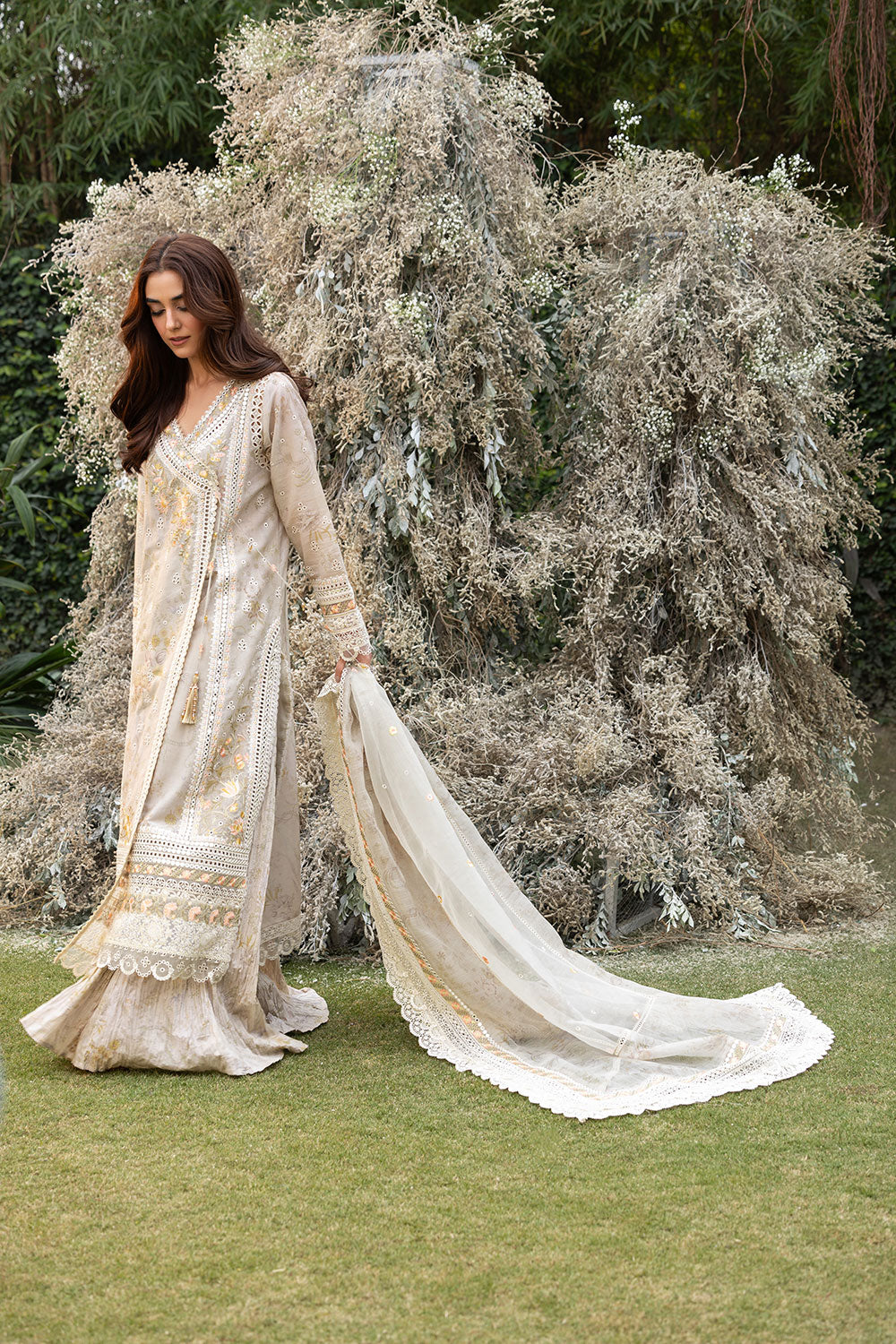 Design 13B Luxury Lawn 2025 Unstitched - Image 4