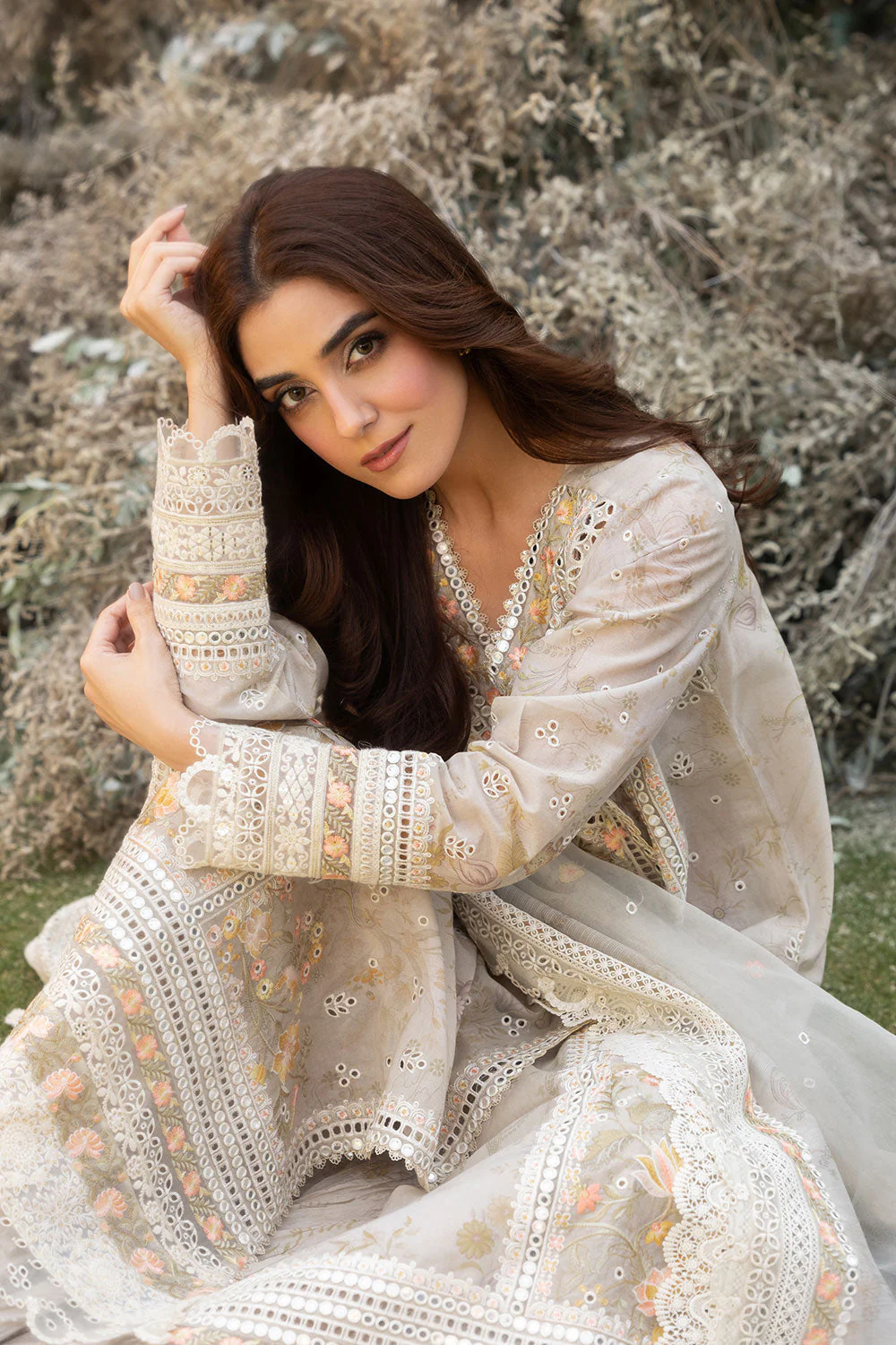Design 13B Luxury Lawn 2025 Unstitched - Image 6
