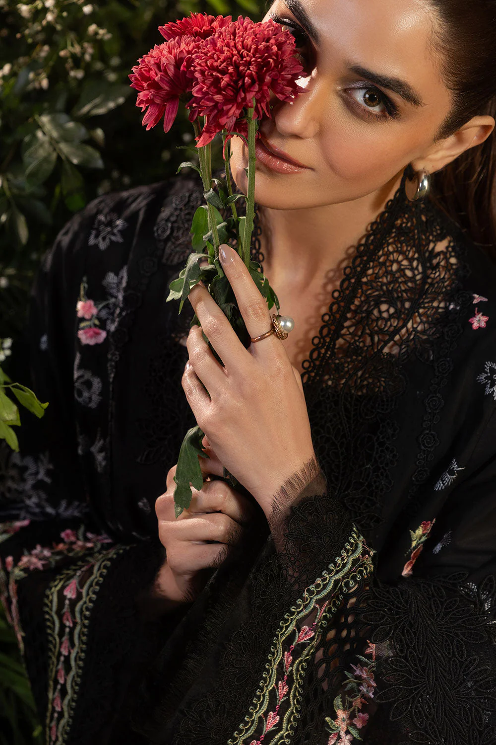 Design 14B Luxury Lawn 2025 Unstitched - Image 10