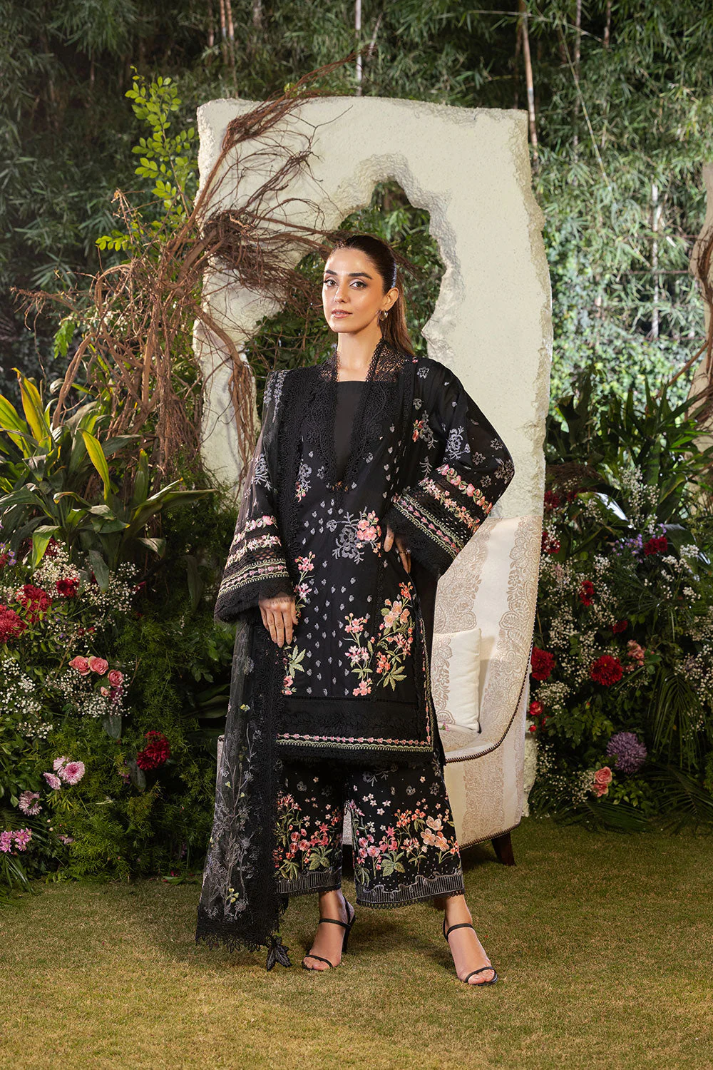 Design 14B Luxury Lawn 2025 Unstitched - Image 3
