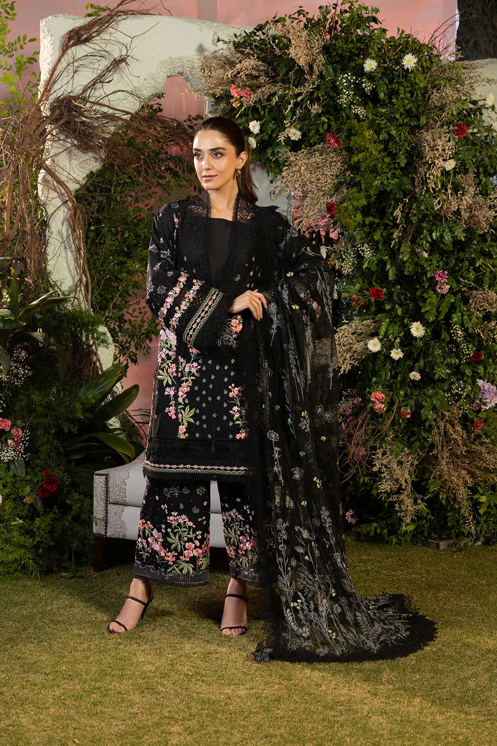 Design 14B Luxury Lawn 2025 Unstitched - Image 5