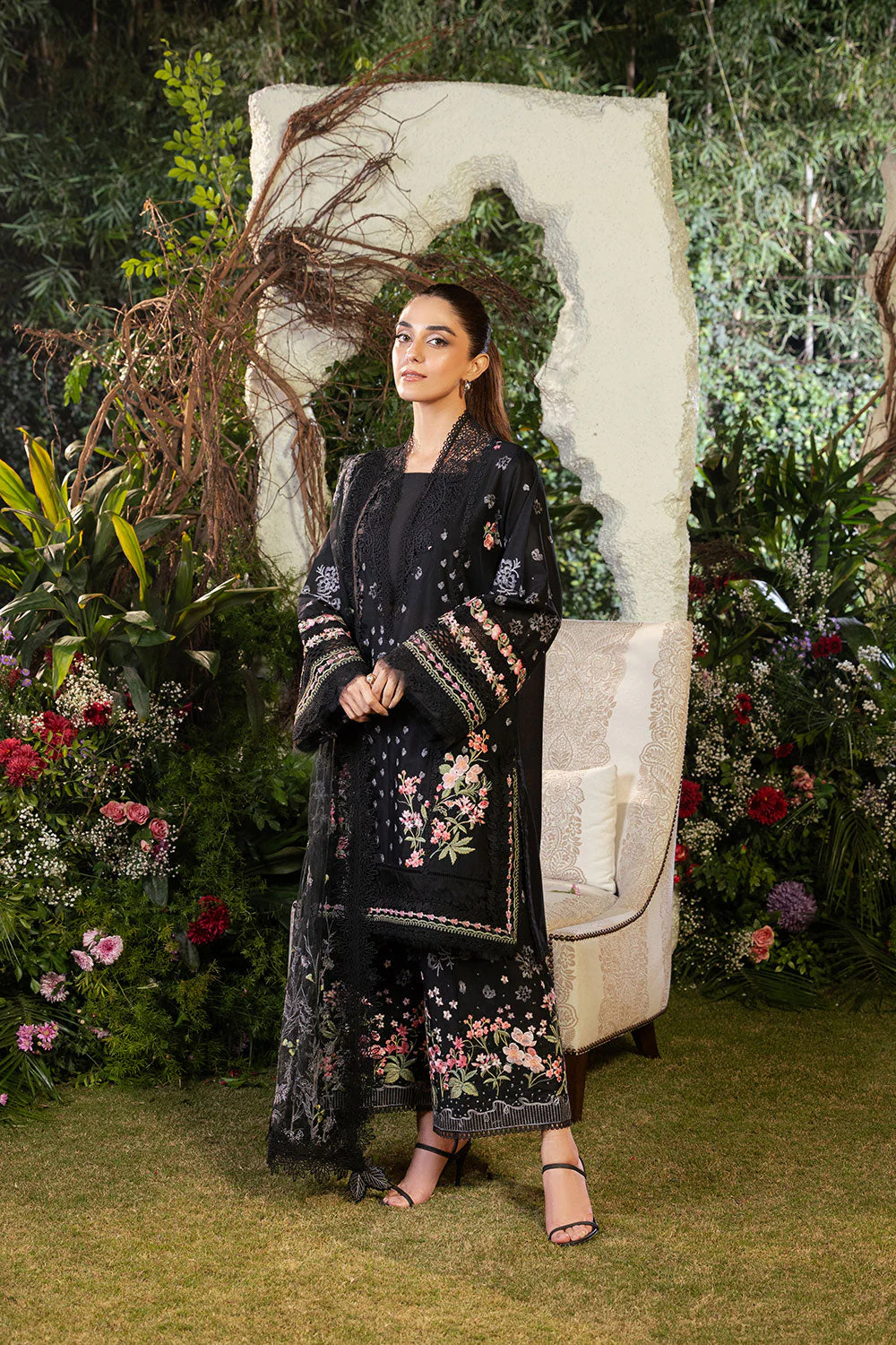 Design 14B Luxury Lawn 2025 Unstitched - Image 7