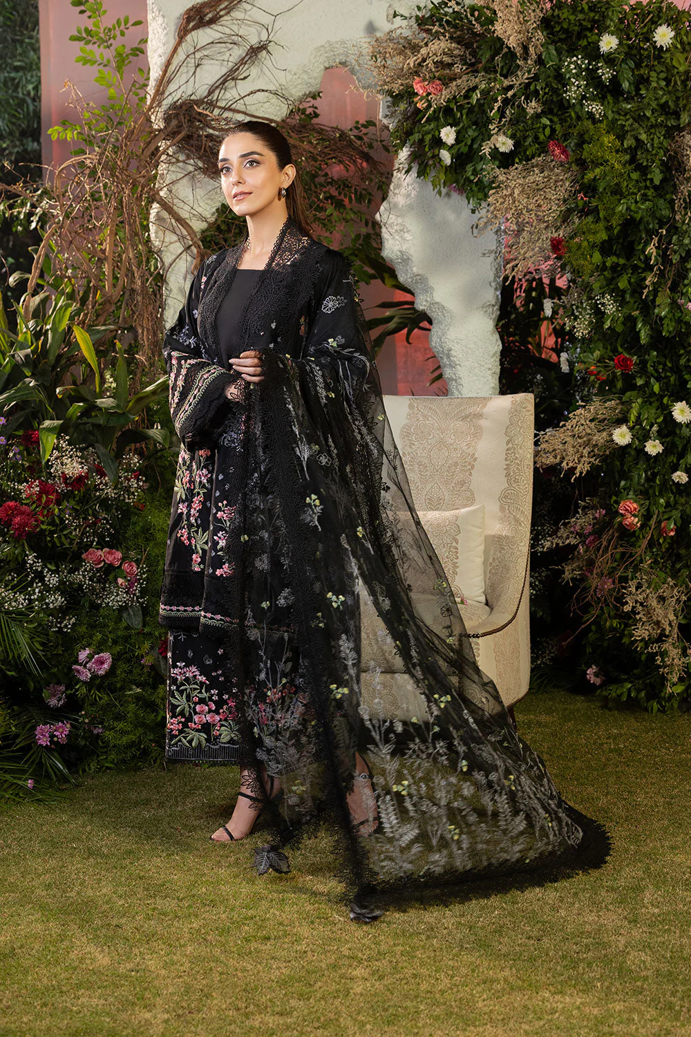 Design 14B Luxury Lawn 2025 Unstitched - Image 8