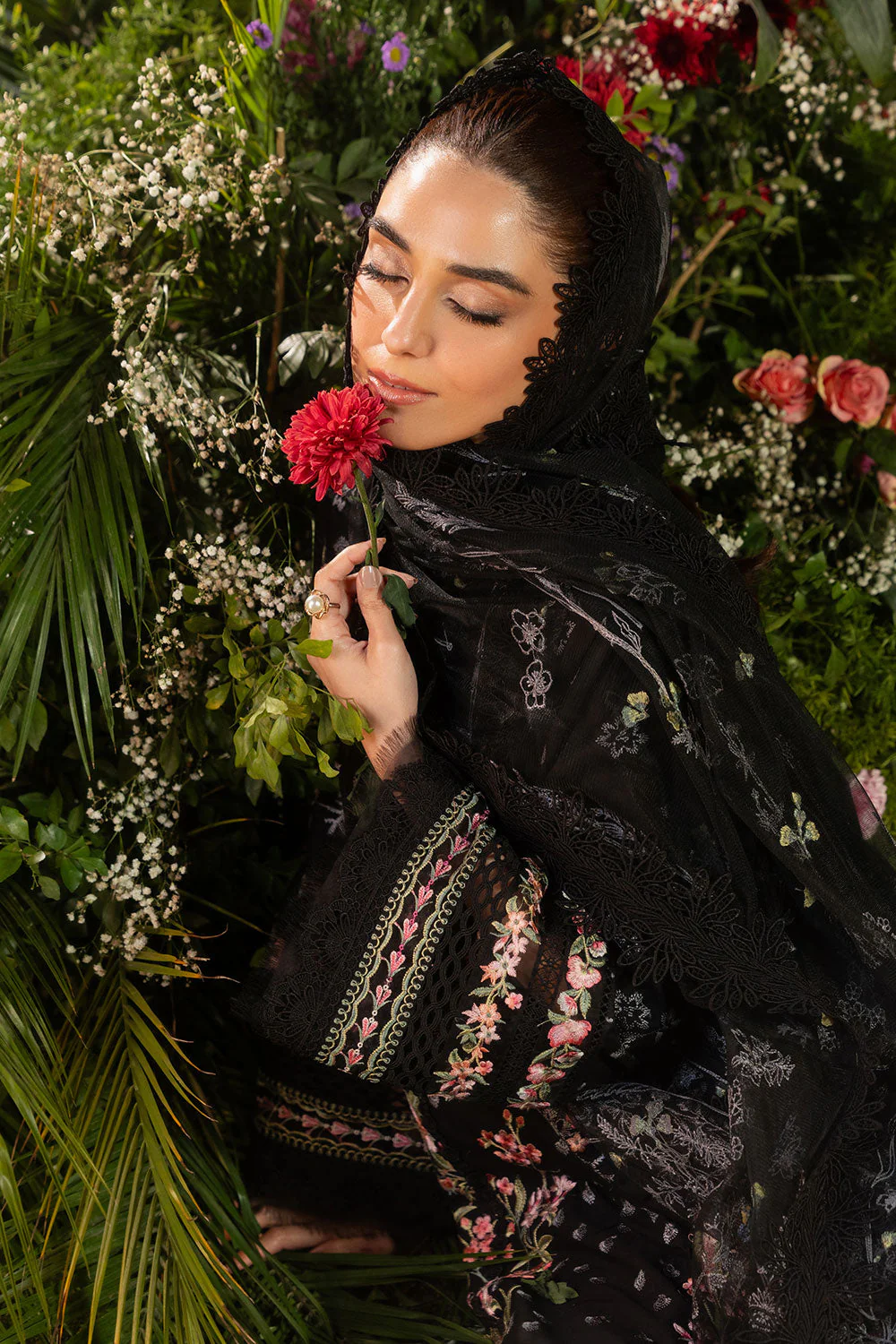Design 14B Luxury Lawn 2025 Unstitched - Image 9