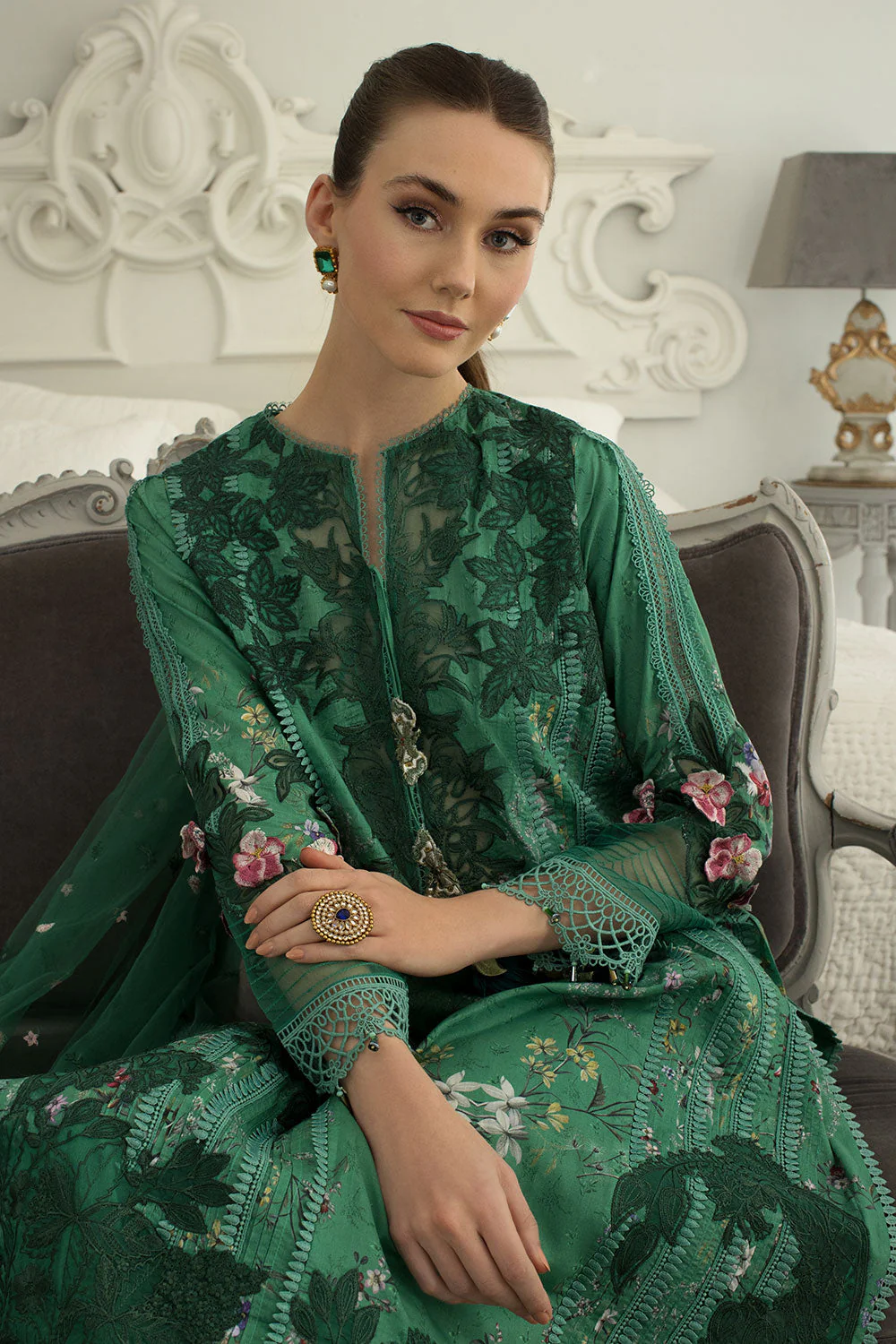 Design 15B Luxury Lawn 2024 Unstitched - Image 5