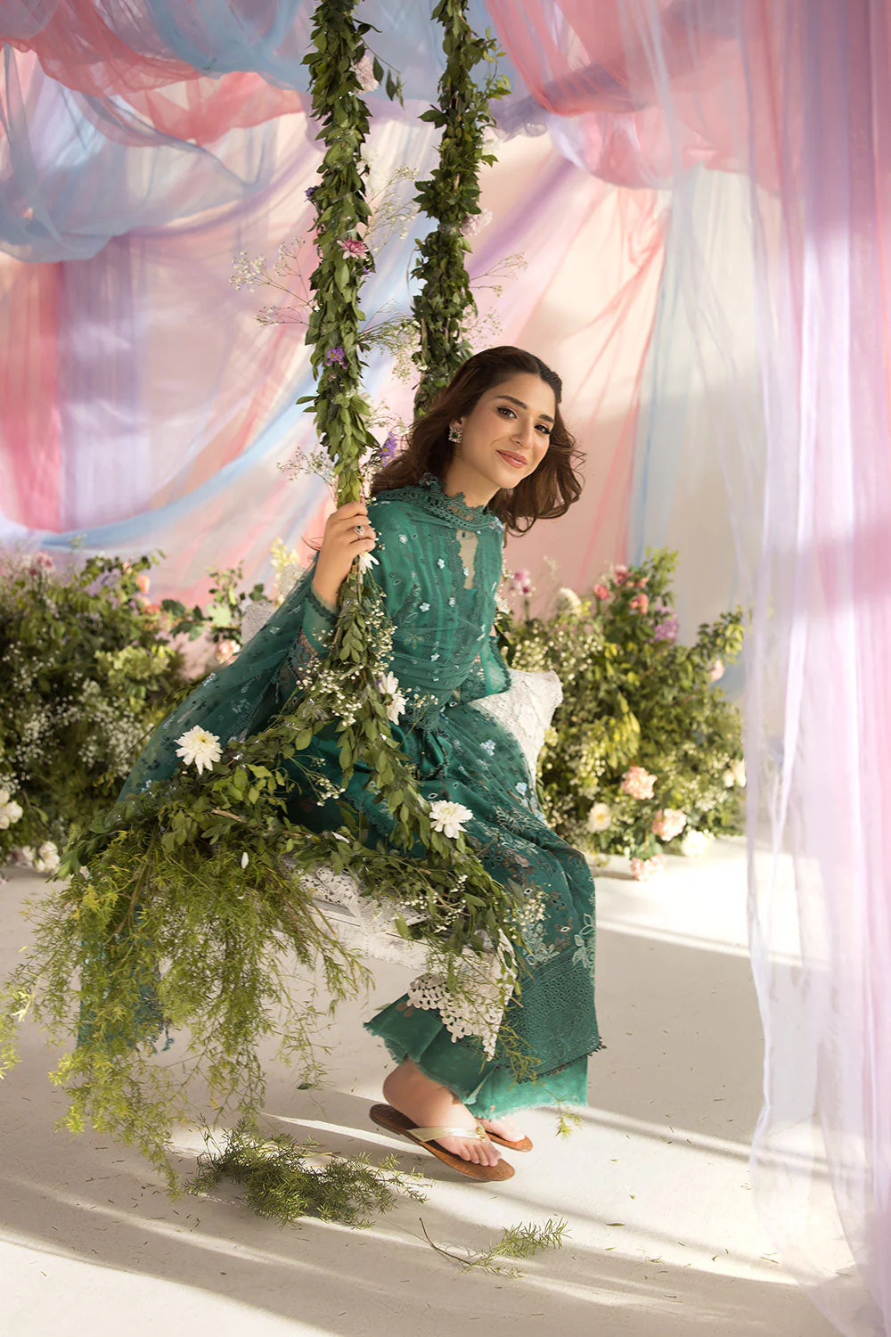 Design 15B Luxury Lawn 2025 Unstitched - Image 3