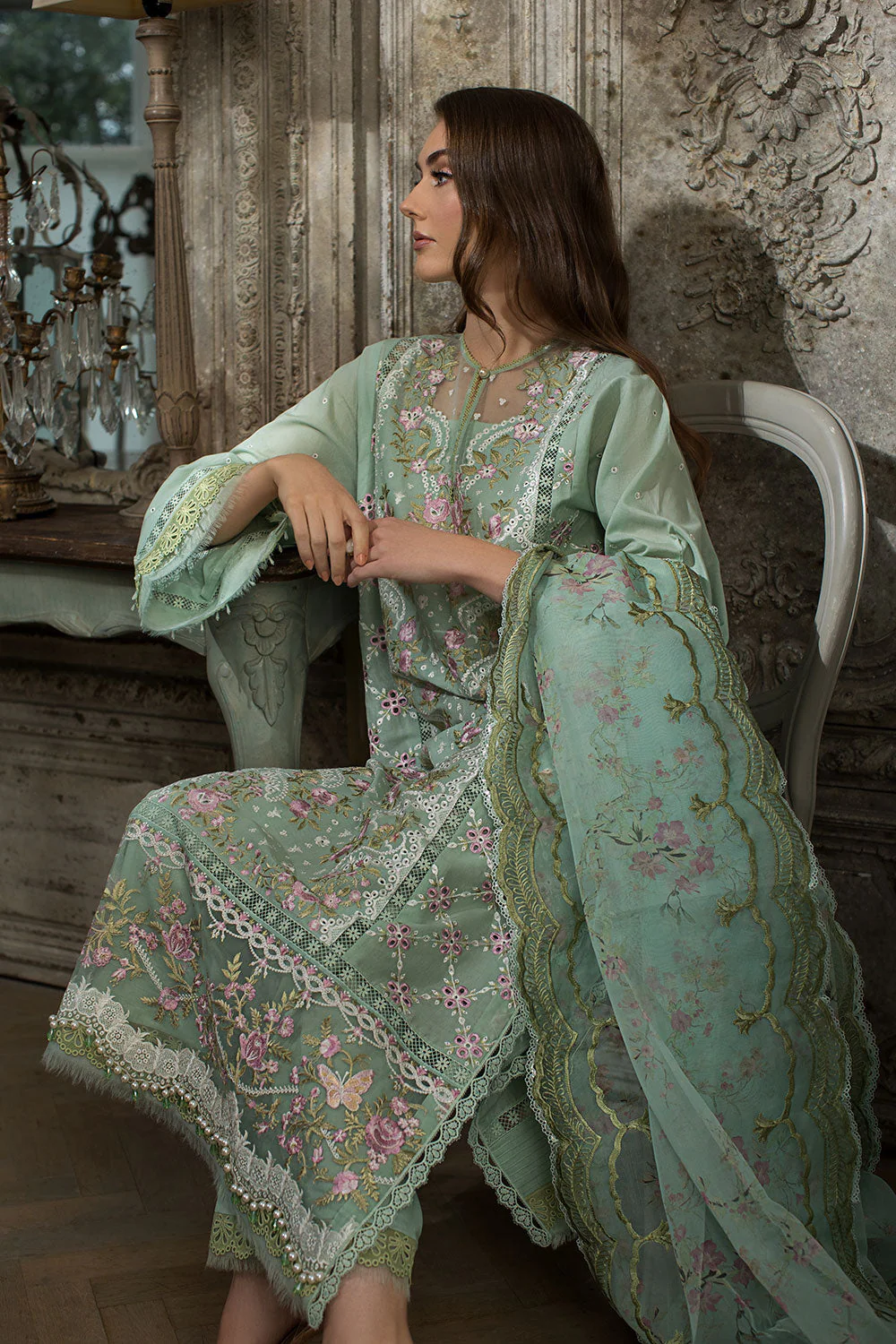 Design 1A Luxury Lawn 2024 Unstitched - Image 4