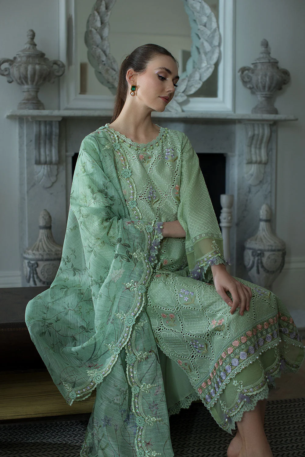 Design 2A Luxury Lawn 2024 Unstitched - Image 3