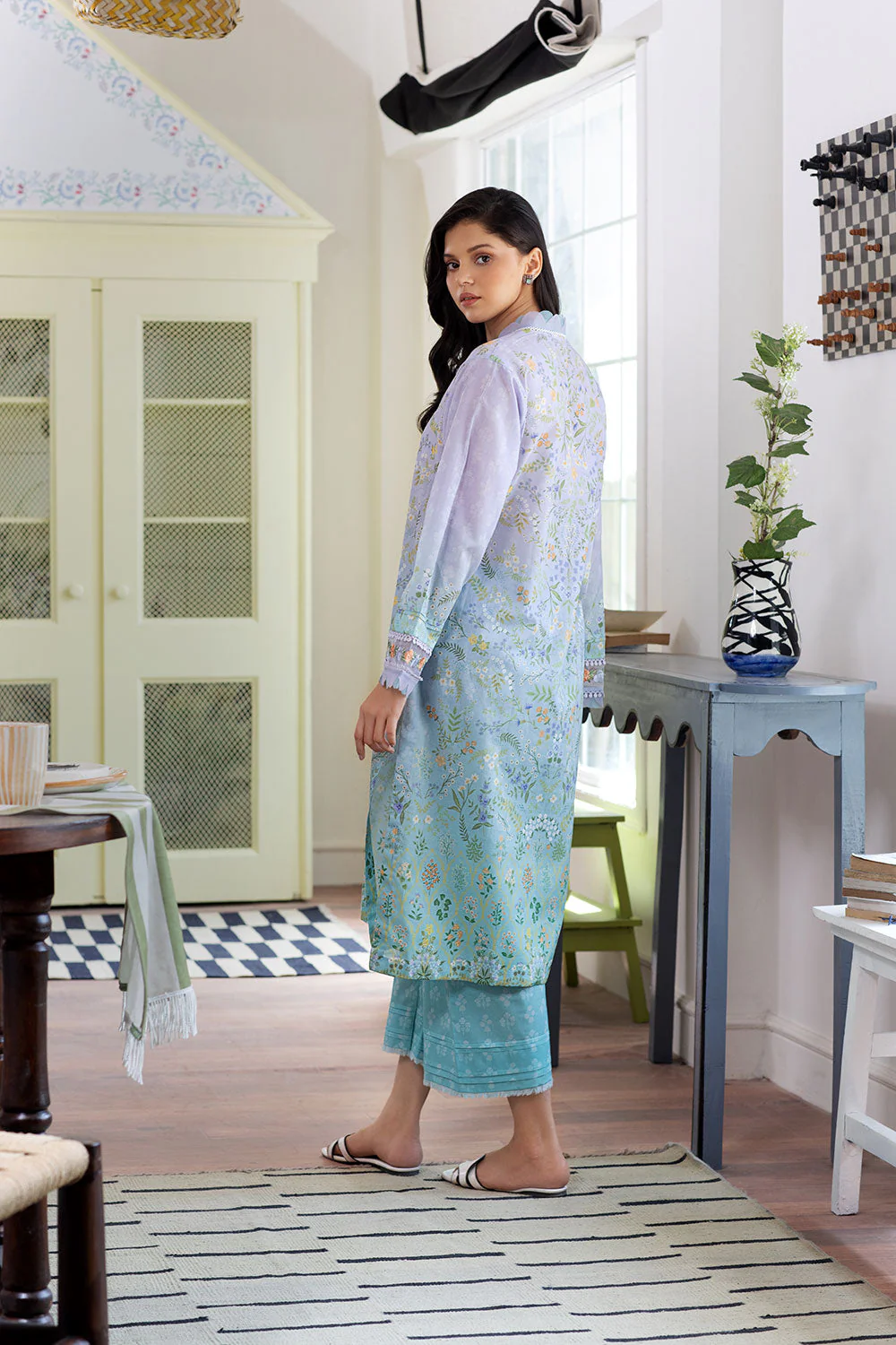 Design 2A SN Basics 2024 UNSTITCHED - Image 2