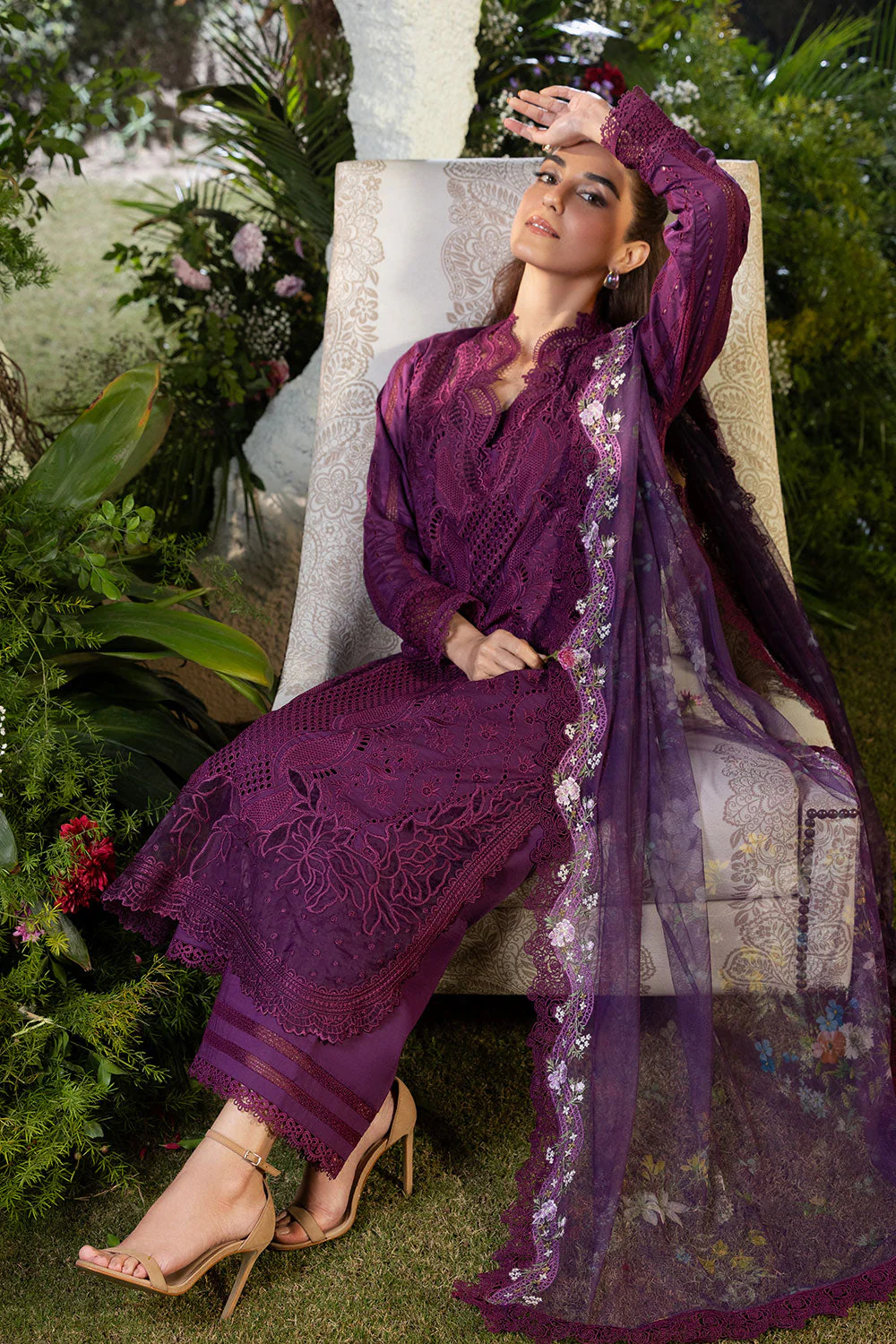 Design 2B Luxury Lawn 2025 Unstitched - Image 4