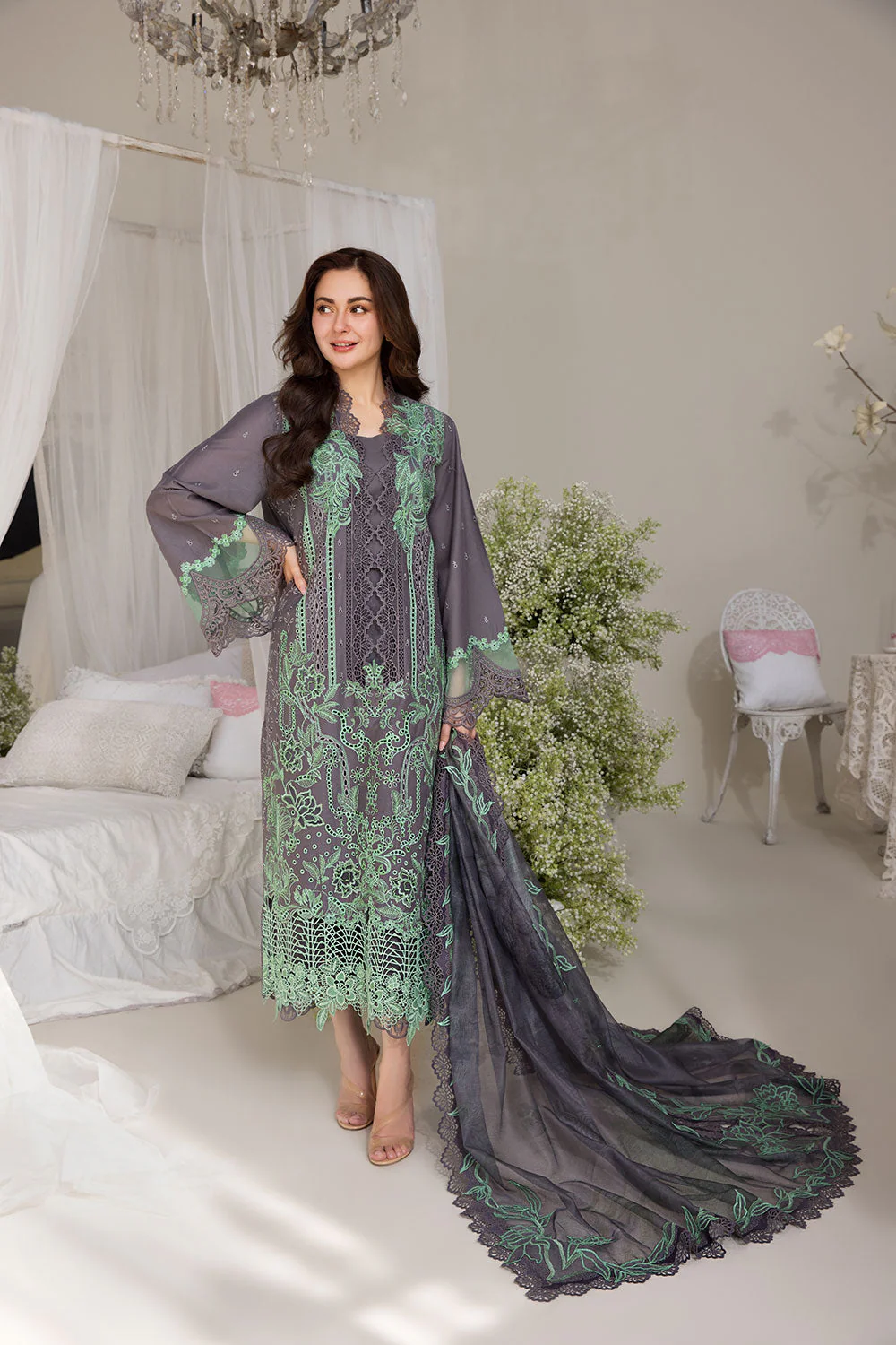 Design 3B Luxury Lawn 2025 Unstitched - Image 2