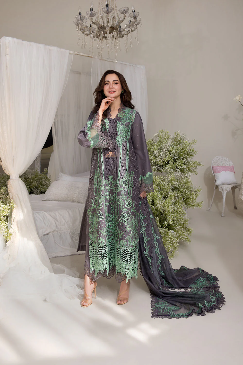 Design 3B Luxury Lawn 2025 Unstitched - Image 3