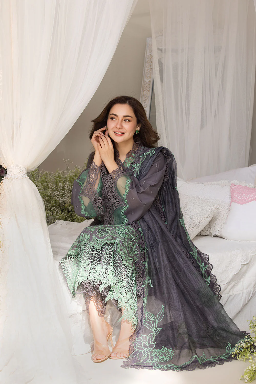 Design 3B Luxury Lawn 2025 Unstitched - Image 5