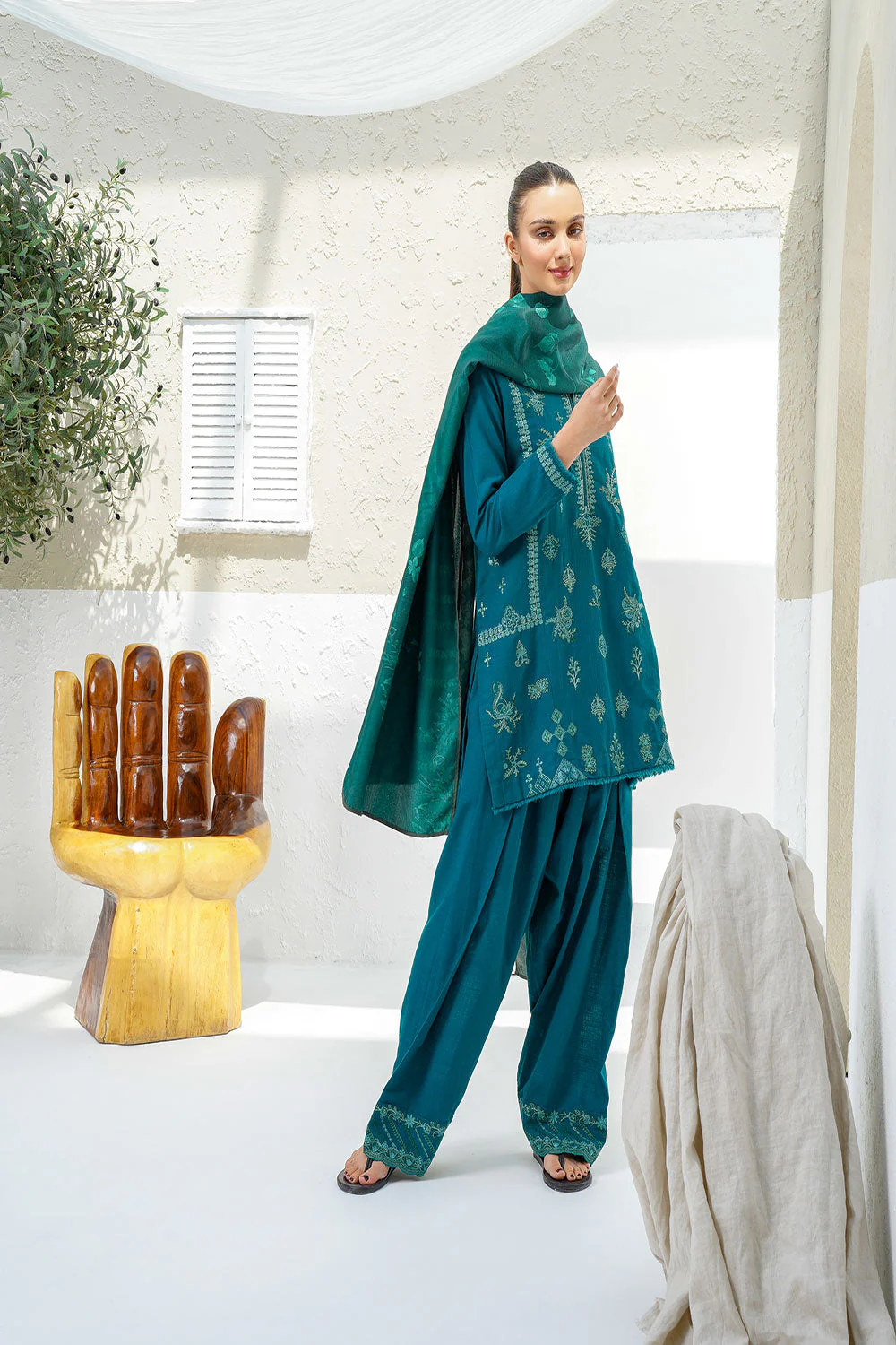 Design 4 - Winter Pret 25 Shirt & Trouser - Image 4