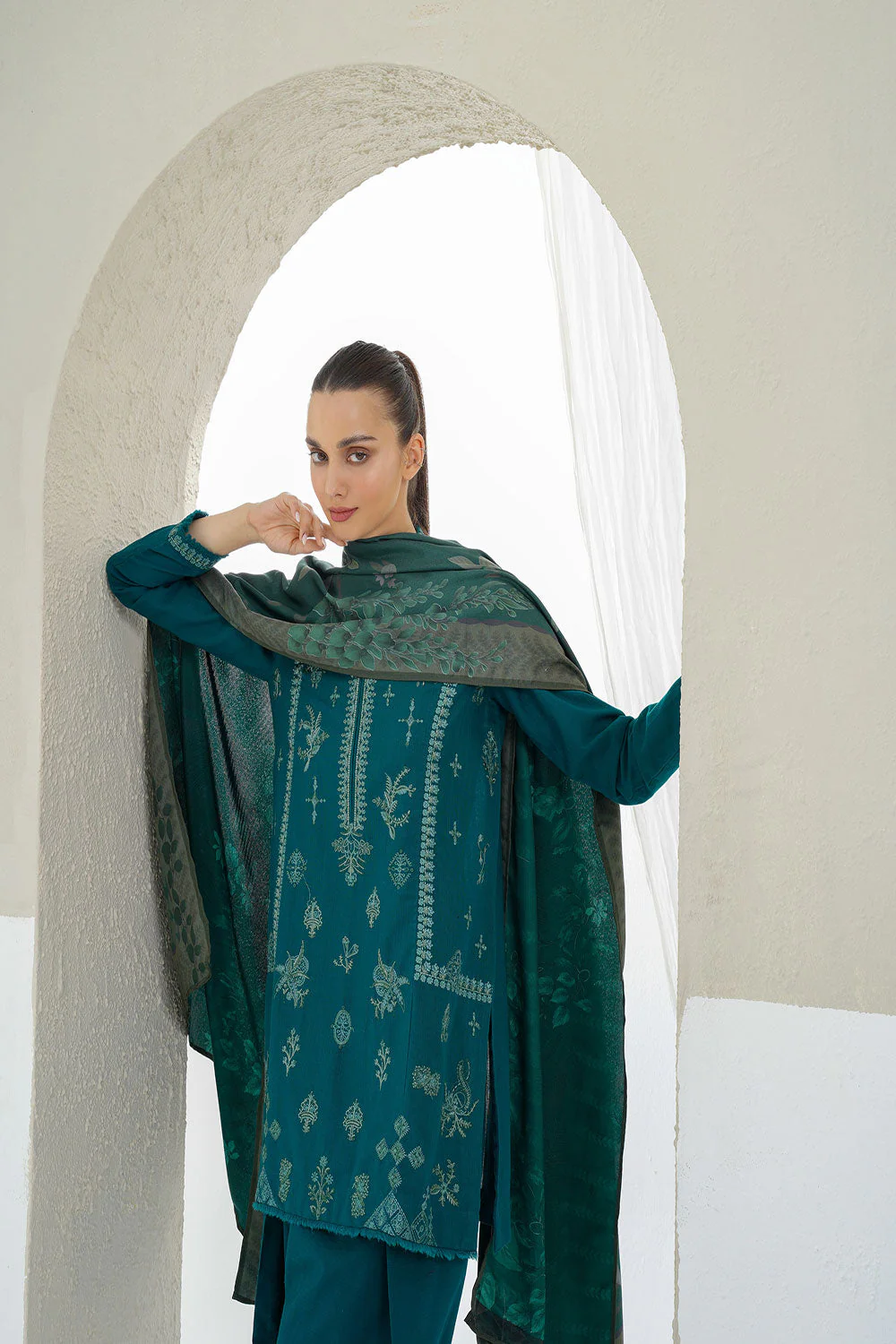 Design 4 - Winter Pret 25 Shirt & Trouser - Image 5