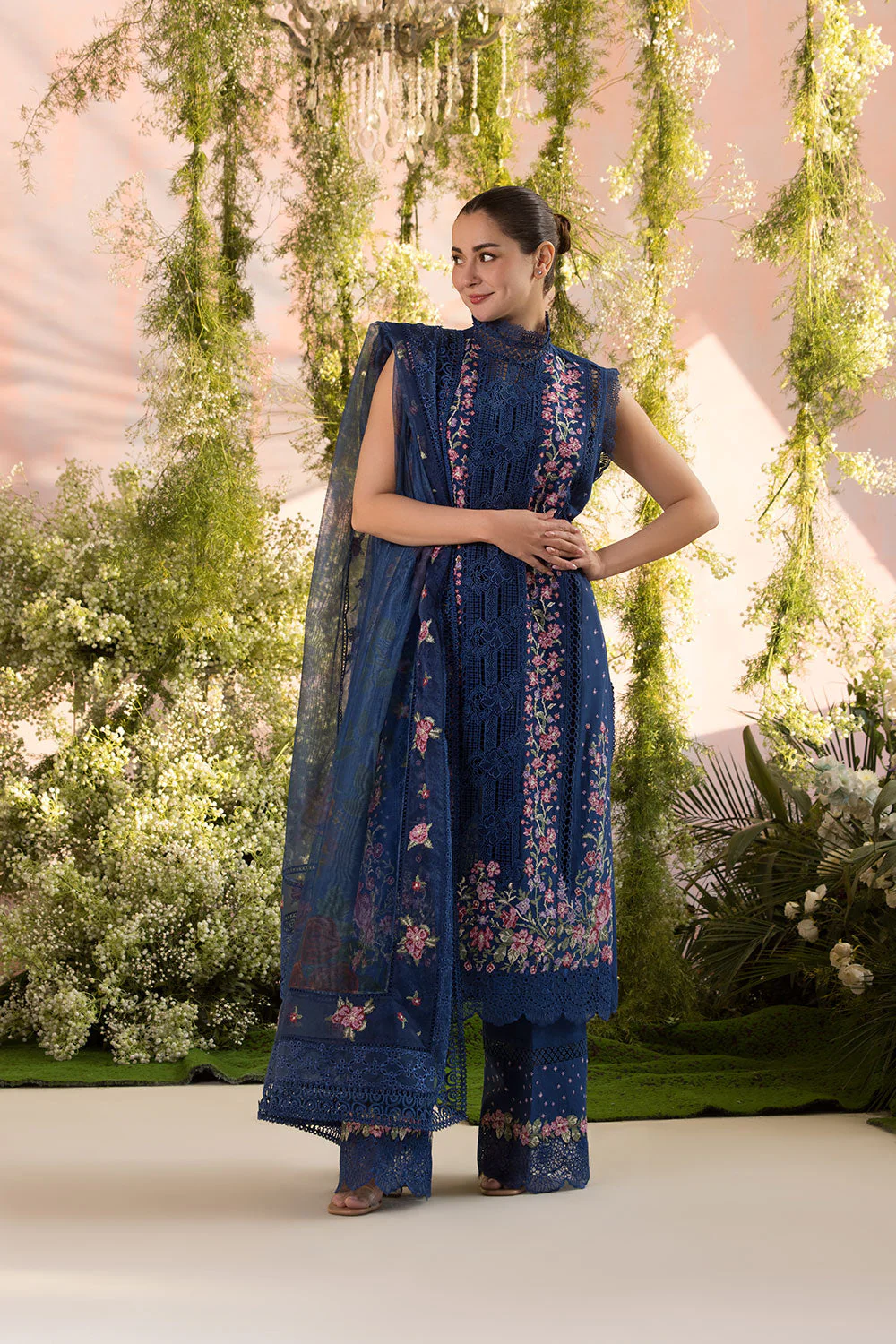 Design 4A Luxury Lawn 2025 Unstitched - Image 2