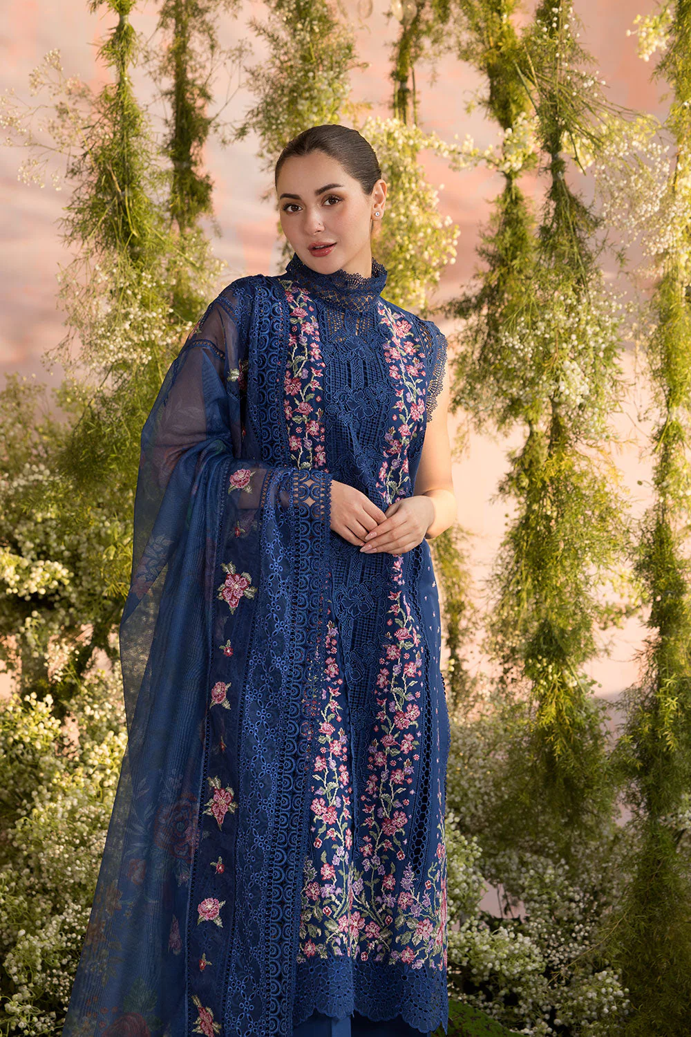 Design 4A Luxury Lawn 2025 Unstitched - Image 4