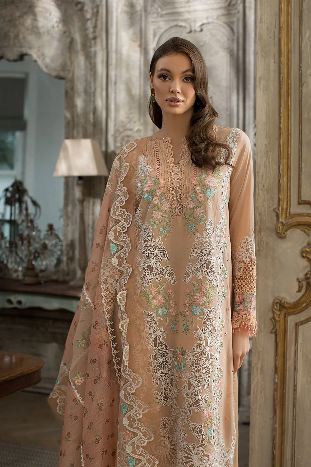 Design 4B Luxury Lawn 2024 Unstitched - Image 5