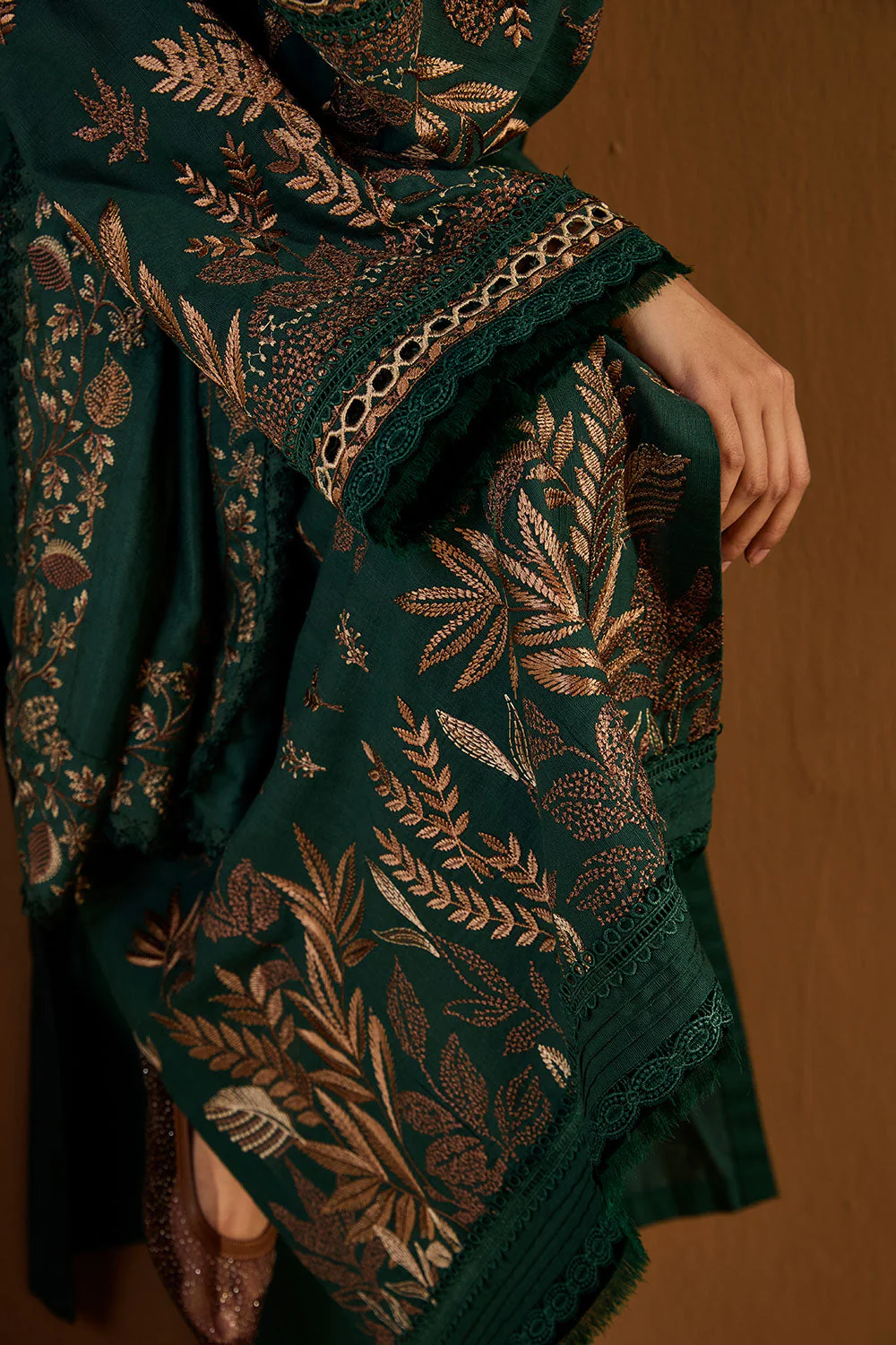 Design 4B Winter Shawl 2025 Unstitched - Image 8