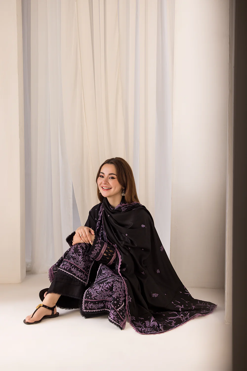 Design 6B Winter Shawl 2024 Unstitched - Image 5