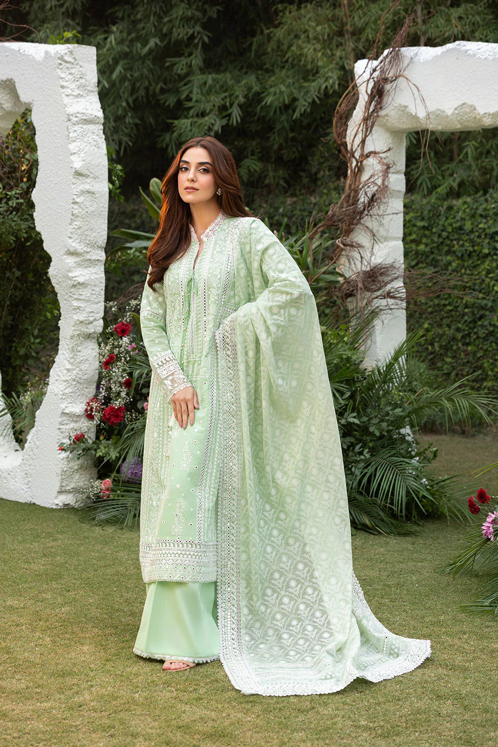 Design 7B Luxury Lawn 2025 Unstitched - Image 3