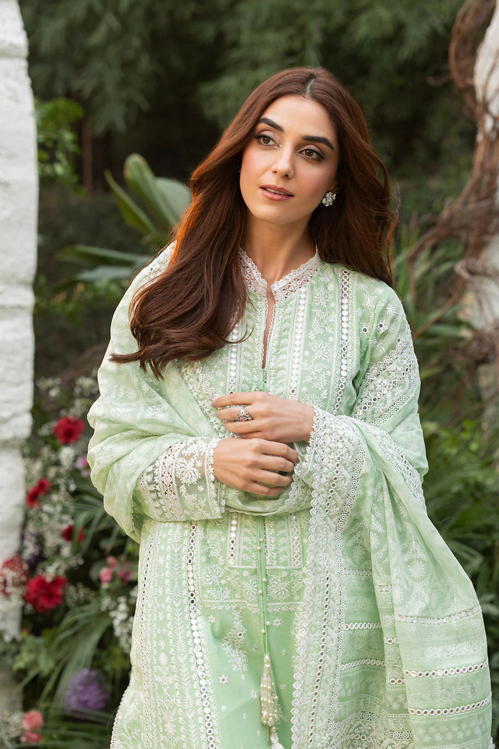 Design 7B Luxury Lawn 2025 Unstitched - Image 4