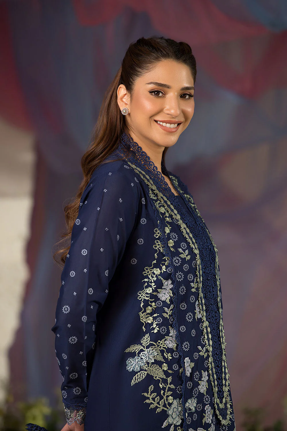 Design 8A Luxury Lawn 2025 Unstitched - Image 5